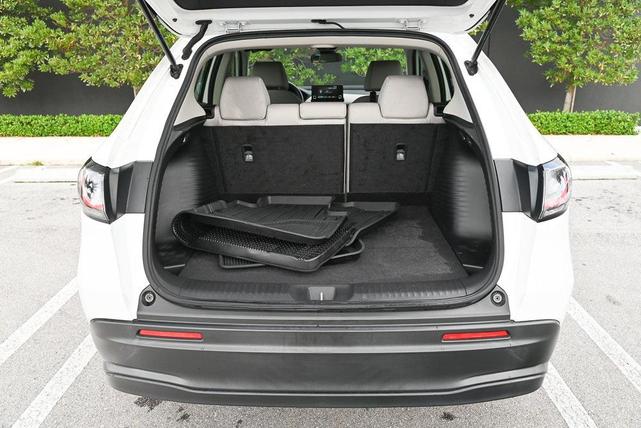 Photo of 2023 Platinum White Pearl Honda HR-V