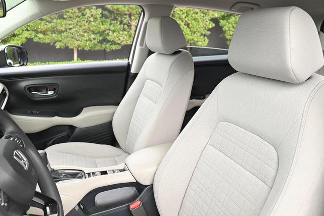 Photo of 2023 Platinum White Pearl Honda HR-V