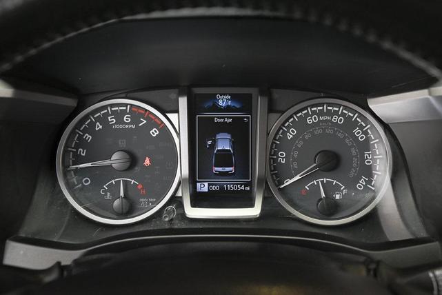 Photo of 2021 Super White Toyota Tacoma