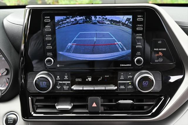 Photo of 2020 Magnetic Gray Metallic Toyota Highlander