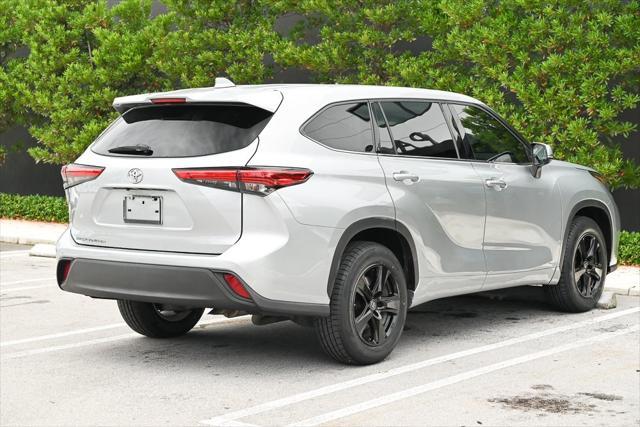 Photo of 2020 Magnetic Gray Metallic Toyota Highlander