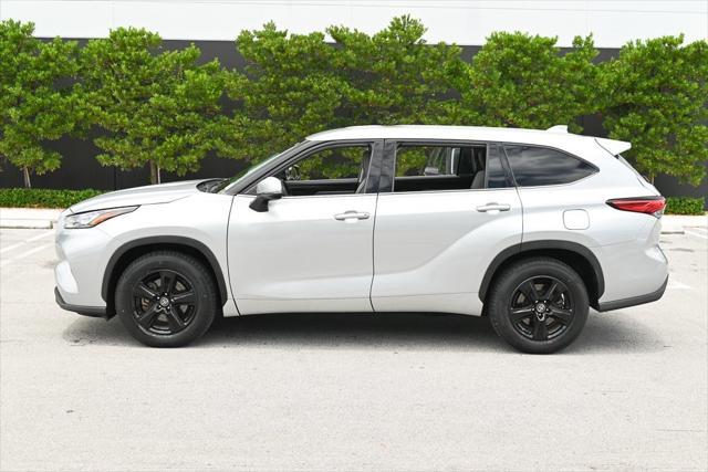Photo of 2020 Magnetic Gray Metallic Toyota Highlander