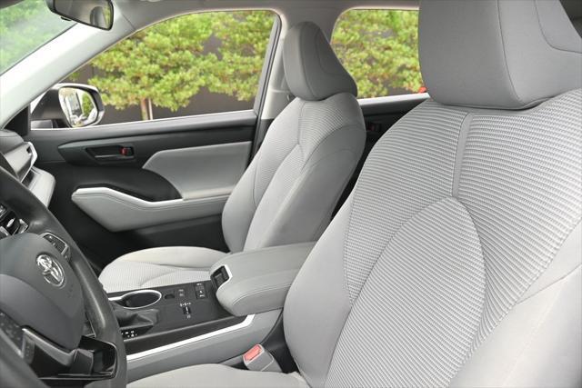 Photo of 2020 Magnetic Gray Metallic Toyota Highlander