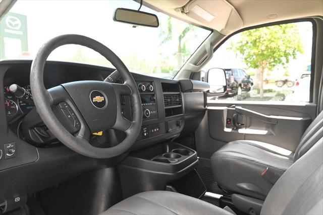 Photo of 2018 Summit White Chevrolet Express 2500