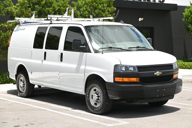 Photo of 2018 Summit White Chevrolet Express 2500