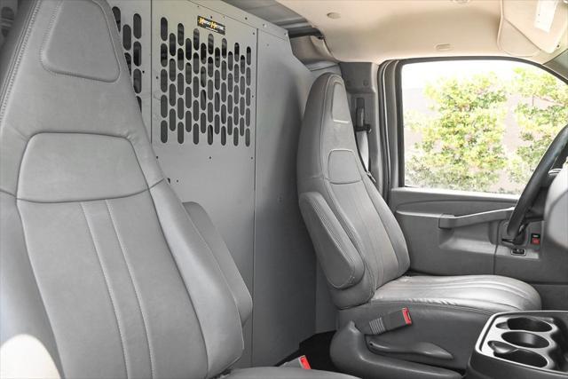 Photo of 2018 Summit White Chevrolet Express 2500