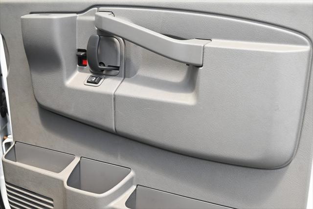 Photo of 2018 Summit White Chevrolet Express 2500