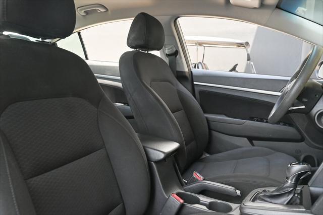 Photo of 2020 Stellar Silver Hyundai ELANTRA