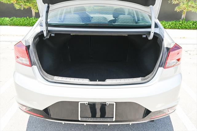 Photo of 2020 Stellar Silver Hyundai ELANTRA