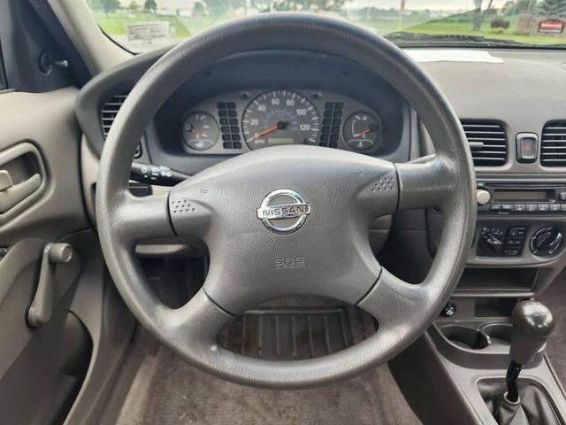 Photo of 2003 Gray Nissan Sentra