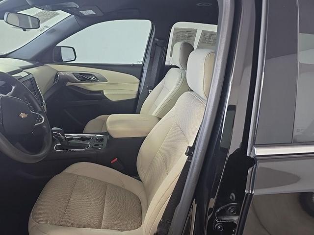 Photo of 2022 Mosaic Black Metallic Chevrolet Traverse