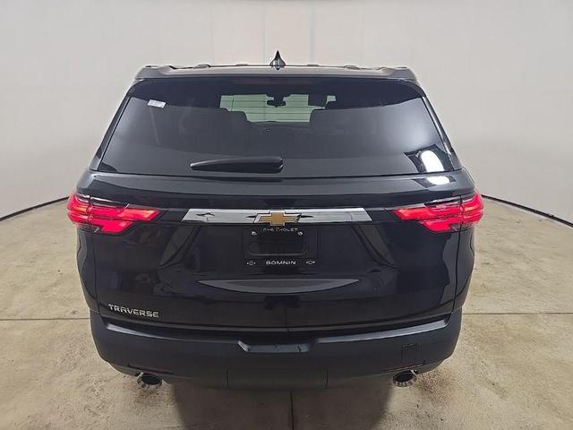 Photo of 2022 Mosaic Black Metallic Chevrolet Traverse