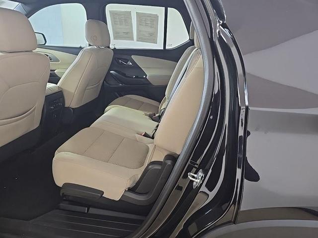 Photo of 2022 Mosaic Black Metallic Chevrolet Traverse