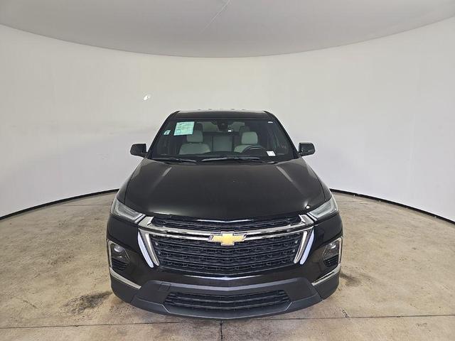 Photo of 2022 Mosaic Black Metallic Chevrolet Traverse