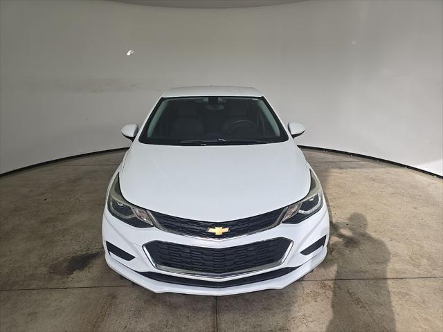 Photo of 2017 Summit White Chevrolet Cruze
