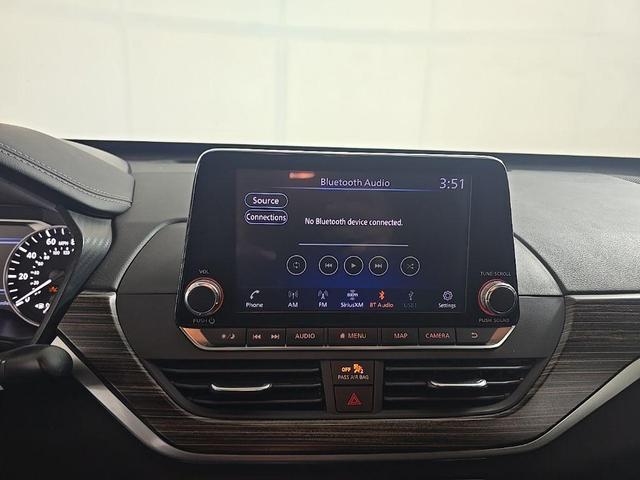 Photo of 2020 Super Black Nissan Altima