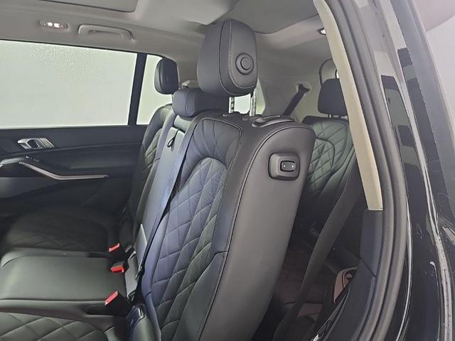 Photo of 2024 Black Sapphire Metallic BMW X7