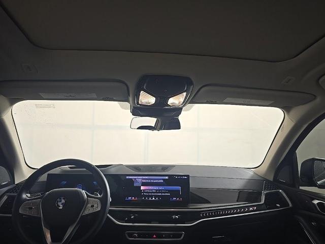 Photo of 2024 Black Sapphire Metallic BMW X7
