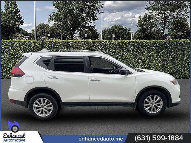 Photo of 2017 Glacier White Nissan Rogue