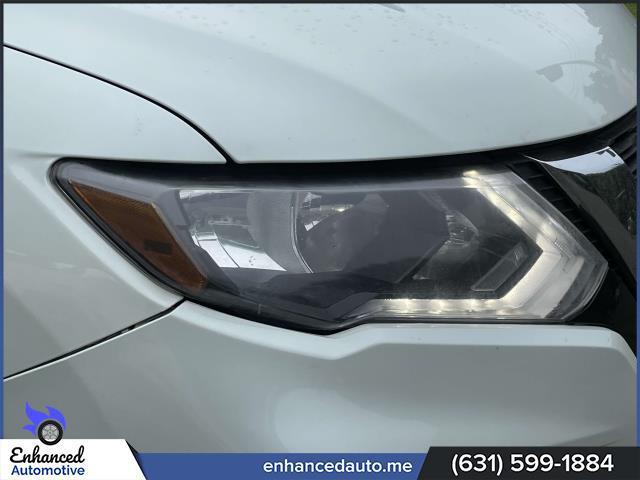 Photo of 2017 Glacier White Nissan Rogue