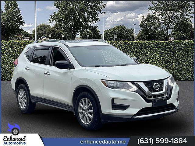 Photo of 2017 Glacier White Nissan Rogue