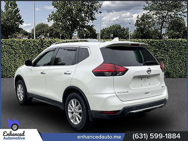 Photo of 2017 Glacier White Nissan Rogue