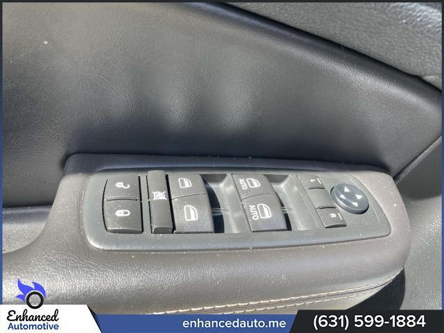 Photo of 2015 Bright White Clearcoat Chrysler 200