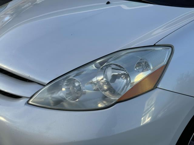 Photo of 2007 Natural White Toyota Sienna