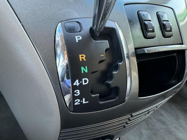 Photo of 2007 Natural White Toyota Sienna