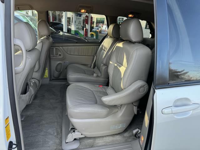 Photo of 2007 Natural White Toyota Sienna