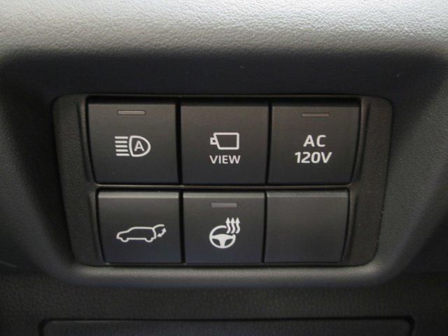 Photo of 2023 Wind Chill Pearl Toyota Highlander Hybrid