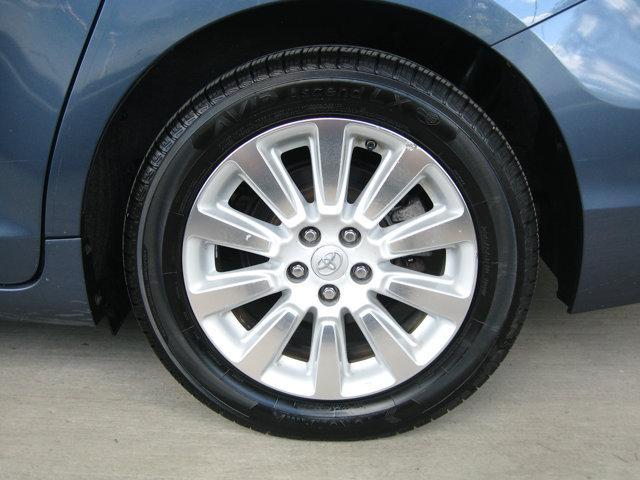 Photo of 2014 Shoreline Blue Pearl Toyota Sienna