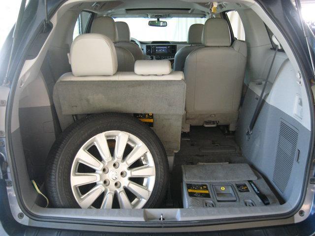 Photo of 2014 Shoreline Blue Pearl Toyota Sienna
