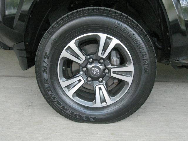 Photo of 2018 Midnight Black Metallic Toyota Tacoma