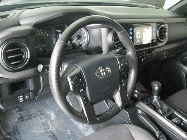 Photo of 2018 Midnight Black Metallic Toyota Tacoma