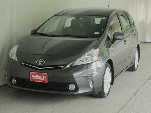Photo of 2014 Magnetic Gray Metallic Toyota Prius v
