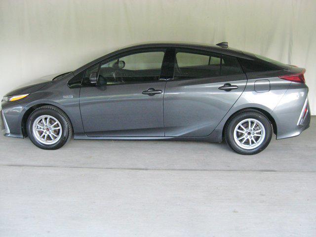 Photo of 2017 Magnetic Gray Metallic Toyota Prius Prime