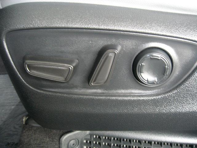 Photo of 2022 Celestial Silver Metallic Toyota Sienna