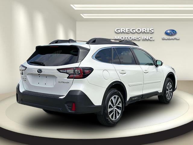 Photo of 2022 Crystal White Pearl Subaru Outback