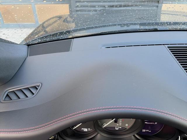 Photo of 2024 Gray Porsche Macan
