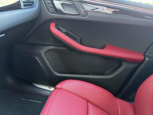 Photo of 2024 Gray Porsche Macan
