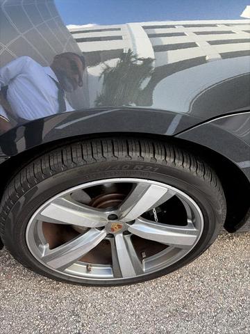 Photo of 2024 Gray Porsche Macan