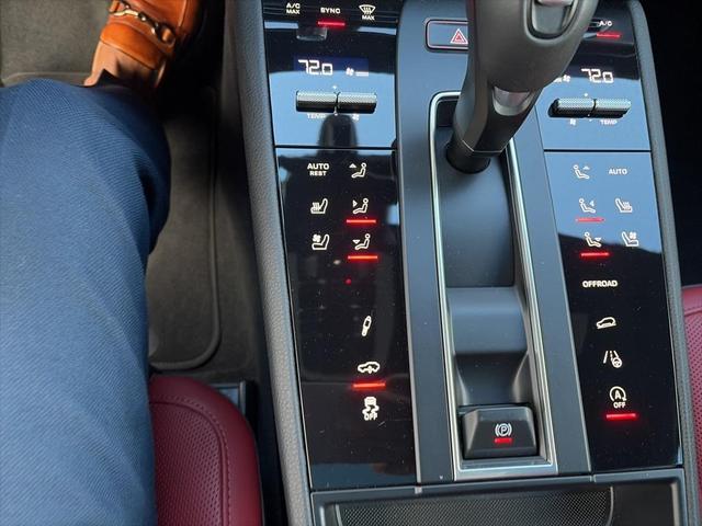 Photo of 2024 Gray Porsche Macan