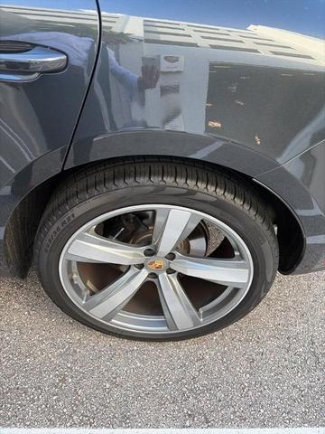 Photo of 2024 Gray Porsche Macan