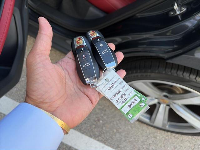 Photo of 2024 Gray Porsche Macan