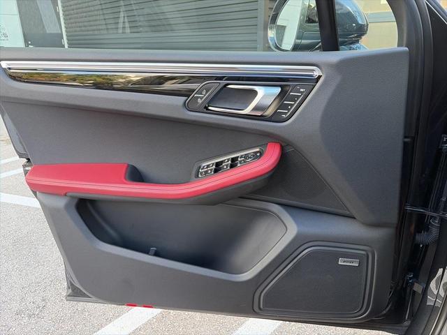 Photo of 2024 Gray Porsche Macan
