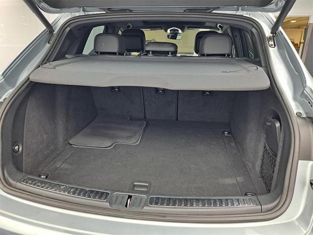 Photo of 2020 Dolomite Silver Metallic Porsche Macan