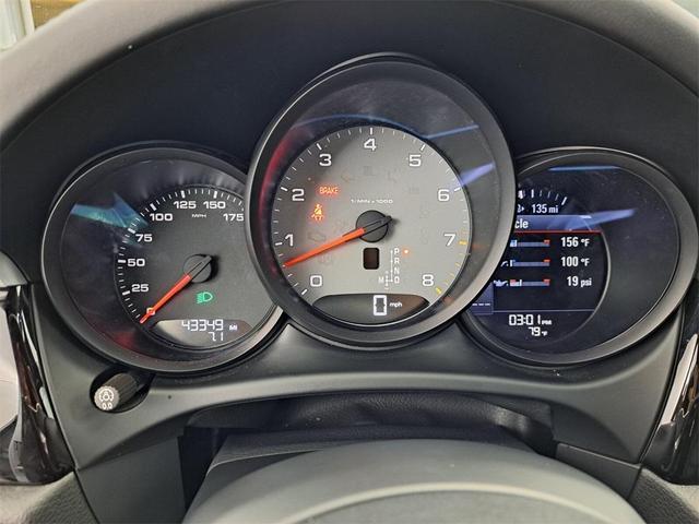 Photo of 2020 Dolomite Silver Metallic Porsche Macan