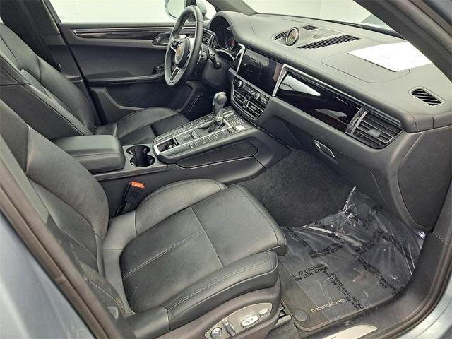 Photo of 2020 Dolomite Silver Metallic Porsche Macan