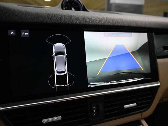 Photo of 2021 Moonlight Blue Metallic Porsche Cayenne